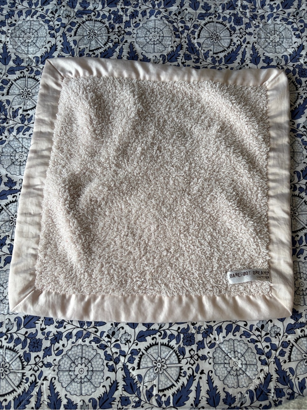 Barefoot Dreams brand security blanket GUC baby toddler cozychic cozy comfy
